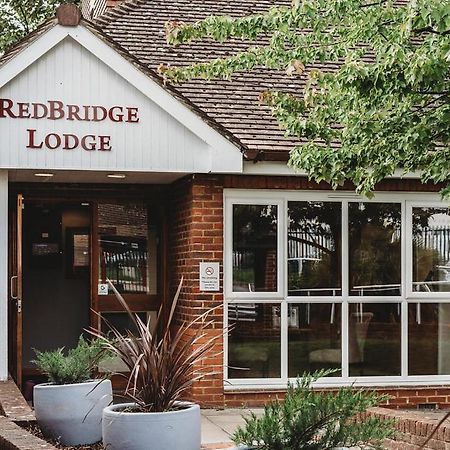 Redbridge Lodge อิลฟอร์ด ภายนอก รูปภาพ