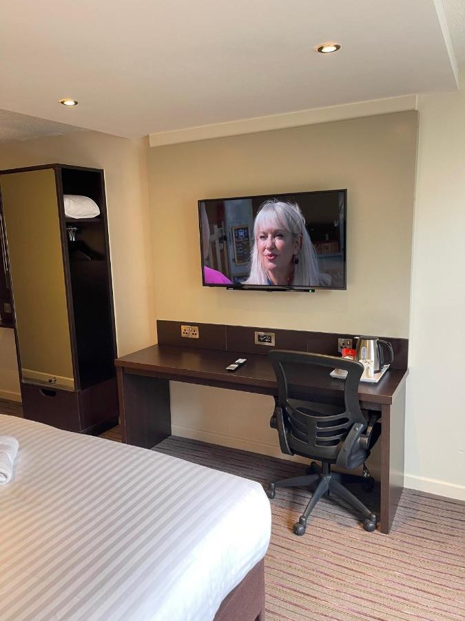 Redbridge Lodge อิลฟอร์ด ภายนอก รูปภาพ